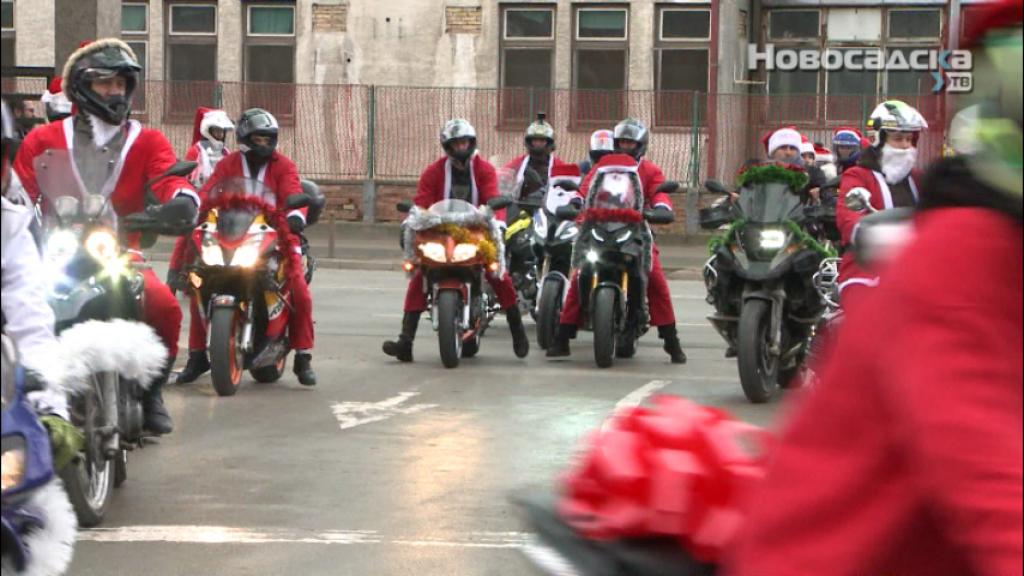 Moto Deda Mrazovi paketićima obradovali mališane u Novom Sadu