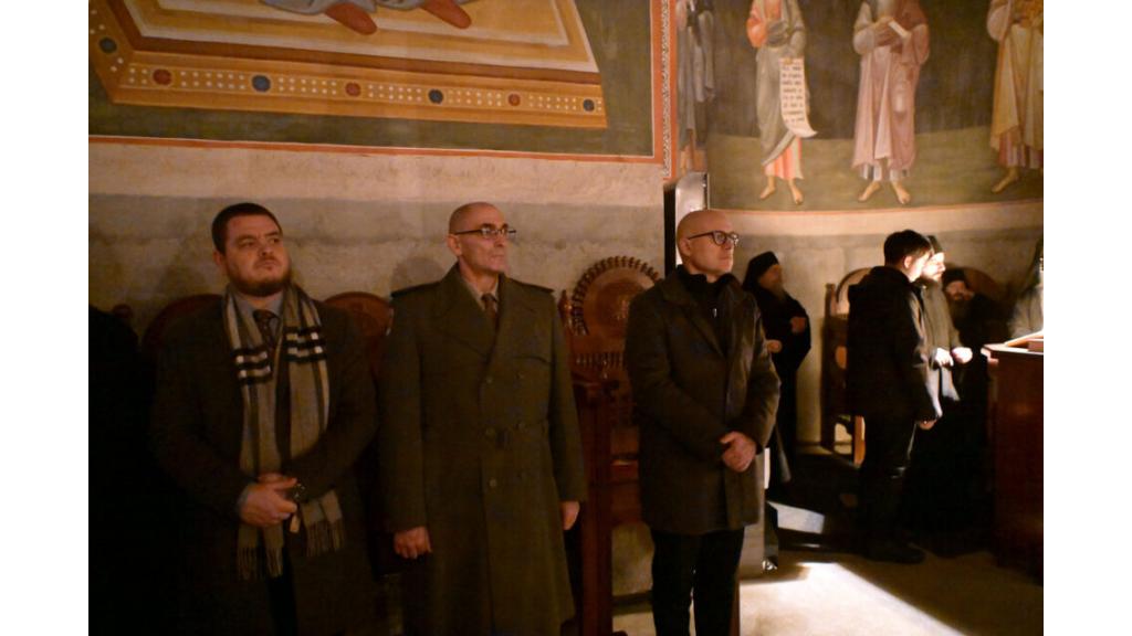 Vučević prisustvovao Božićnoj liturgiji u manastiru u Kovilju