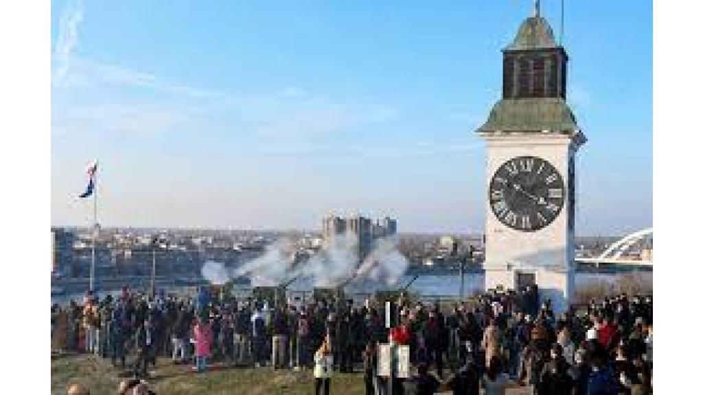 Sa Petrovaradinske tvrđave ispaljena počasna artiljerijska paljba – Ozvaničen Dan Državnosti