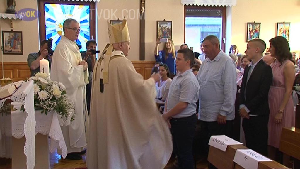 Svečanost dodele Svete potvrde održana u Katoličkoj crkvi u Debeljači