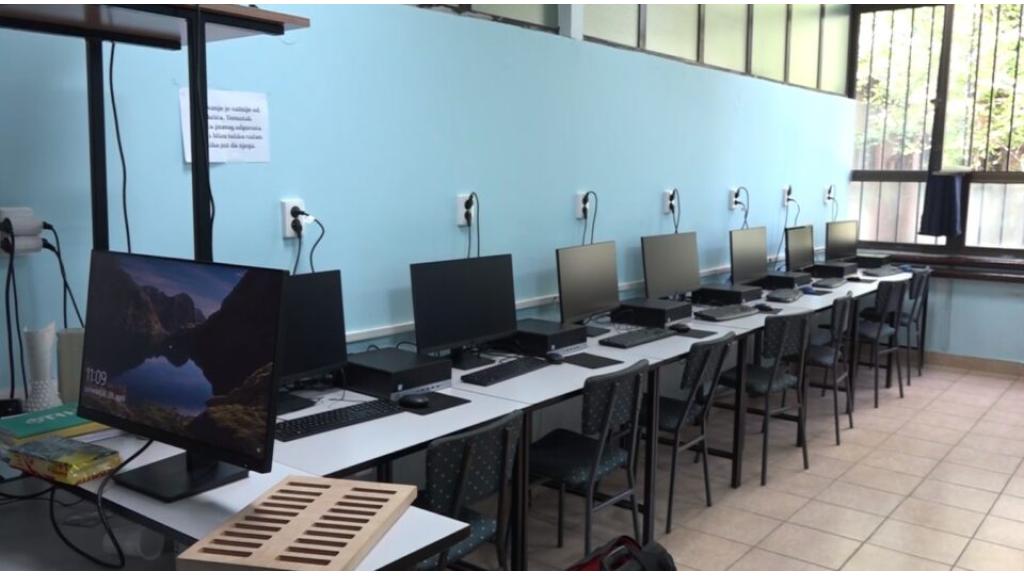 Zahvaljujući sredstvima Kompanije NIS Mašinska škola Pančevo kupila 15 kompjutera