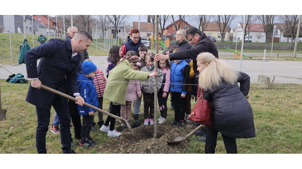 Rotary klub Zrenjanin povodom jubileja formirao novi park u gradu
