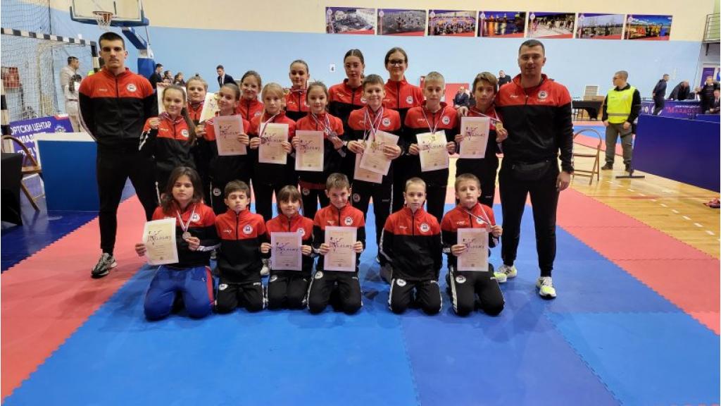 Devet medalja u borbama za Karate klub Mladost iz Nove Pazove na Kupu Srbije