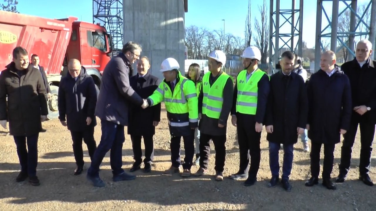Predsednik Vučić u Vrbasu obišao radove na izgradnji brze pruge