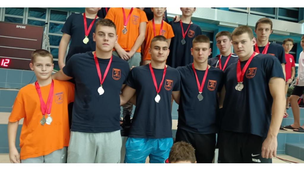 Plivači „Velike Kikinde” okitili se sa 67 medalja u Novom Sadu