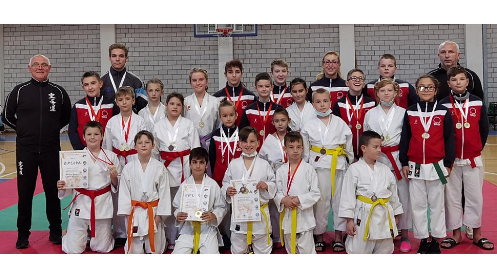 Nove medalje za karate klub „Sirmium”