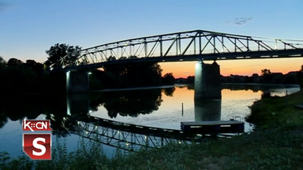 Osvetljen most u Moroviću