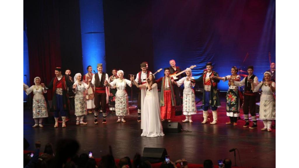 Danica Crnogorčević i novosadska publika pevali zajedno drugo veče zaredom
