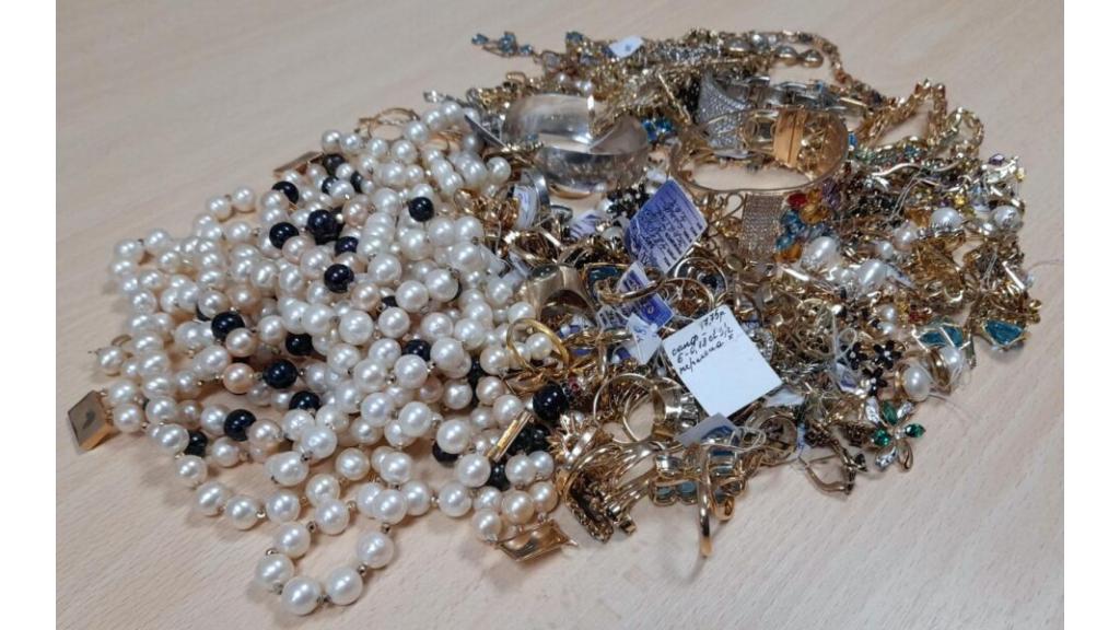 Među garderobom nakit vredan skoro 42.000 evra