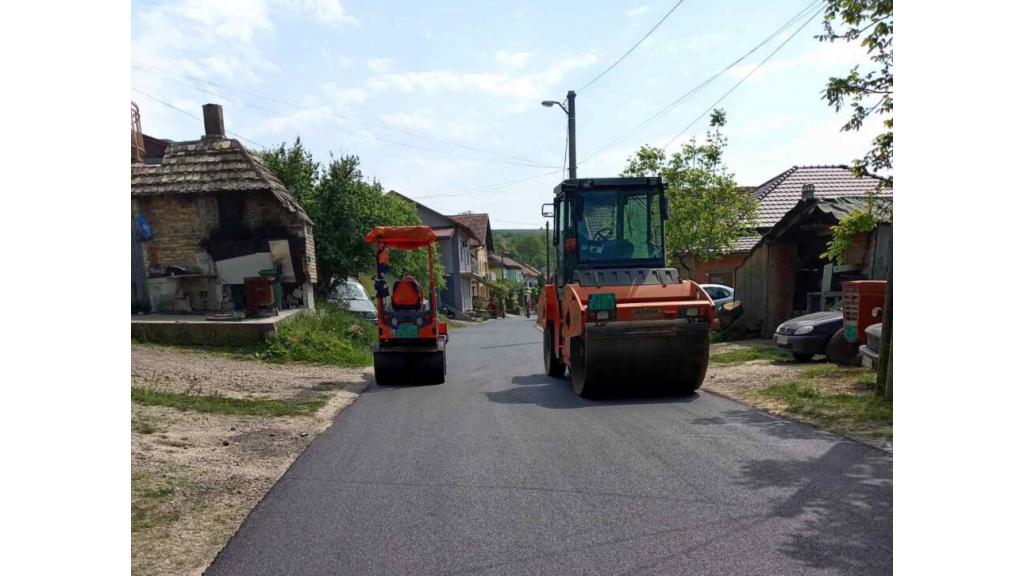 U toku asfaltiranje Svetozara Miletića i Fruškogorske u Bukovcu