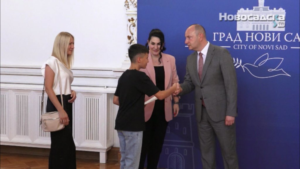 Vidovdanske nagrade za najbolje učenike osnovnih i srednjih škola u Novom Sadu