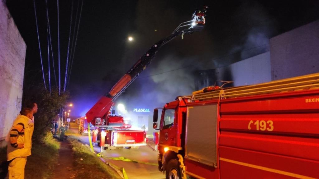 Lokalizovan požar u fabrici Minakva