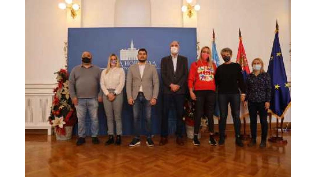 Reprezentativke Srbije u sambou na prijemu u Gradskoj kući