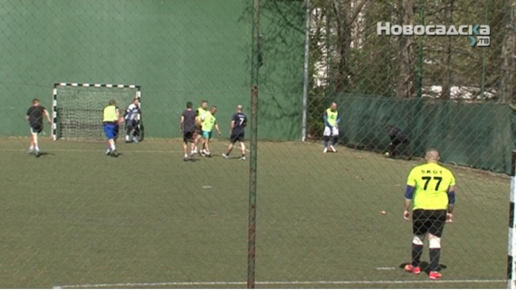 Humanitarni turnir u malom fudbalu za pomoć porodici iz Kaća