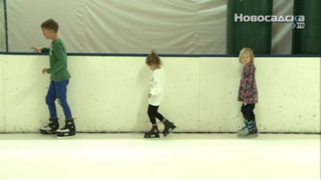Besplatni časovi klizanja za decu na sintetičkom ledu