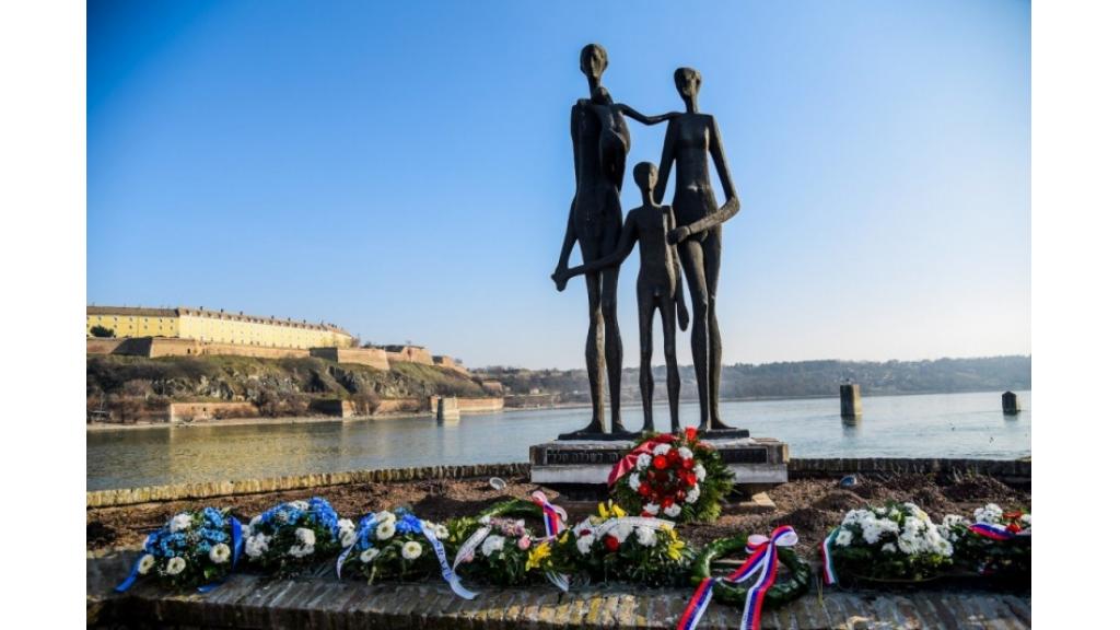 Održan pomen žrtvama Novosadske racije kod spomenika 