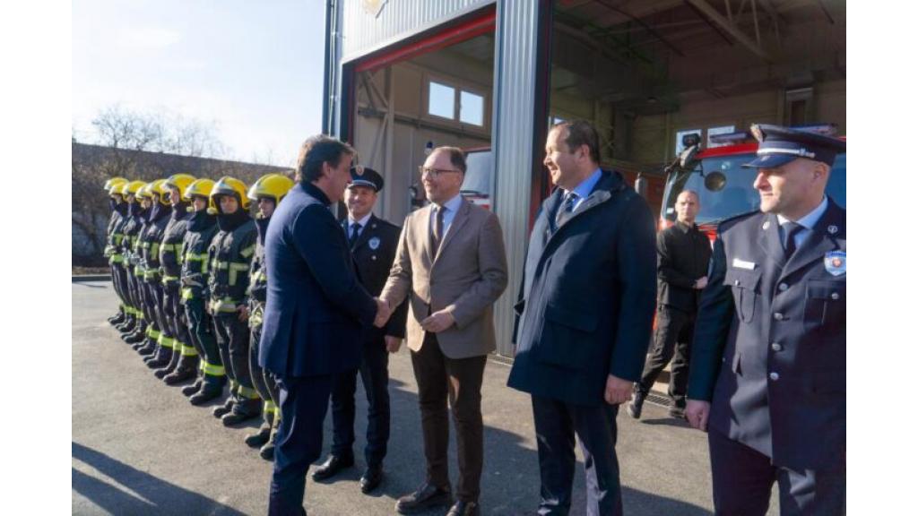 Ministar Bratislav Gašić obišao novi objekat Vatrogasne stanice u Kuli