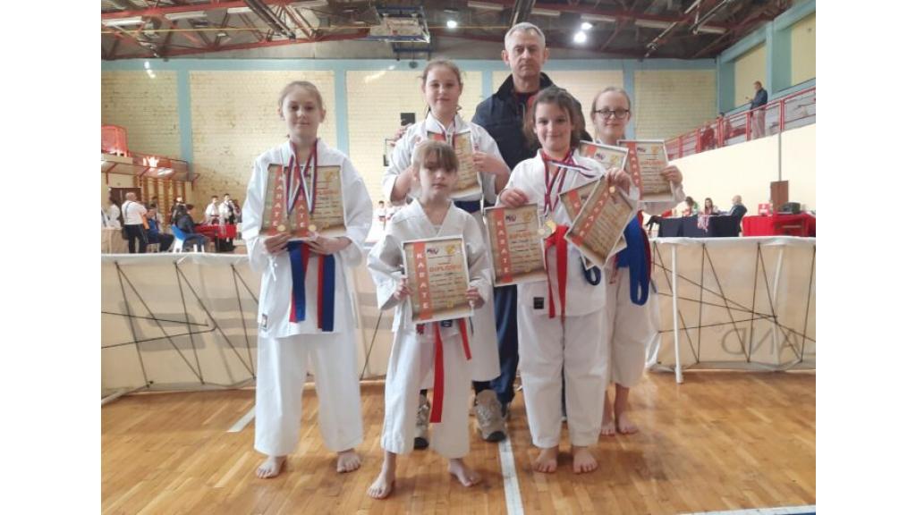Šest medalja za karate klub „Crvenka” na Prvenstvu Zone Bačka