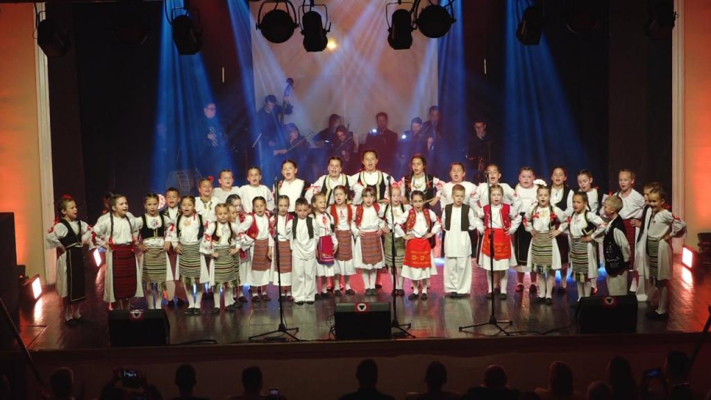 ''Magijom igre'' KUD ''Srbija'' zasenio prepunu salu Kulturnog centra