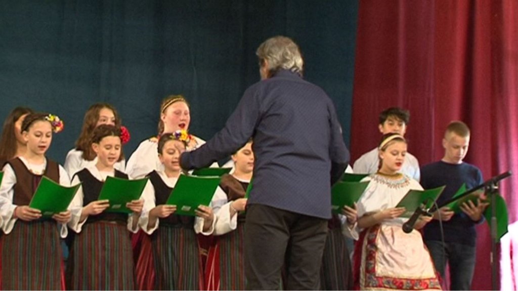 Preko 250 dece na opštinskoj smotri folklora, horova i orkestara