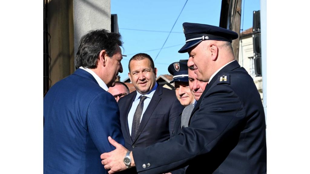 Ministar Gašić obišao renoviranu policijsku stanicu u Vlasotincu