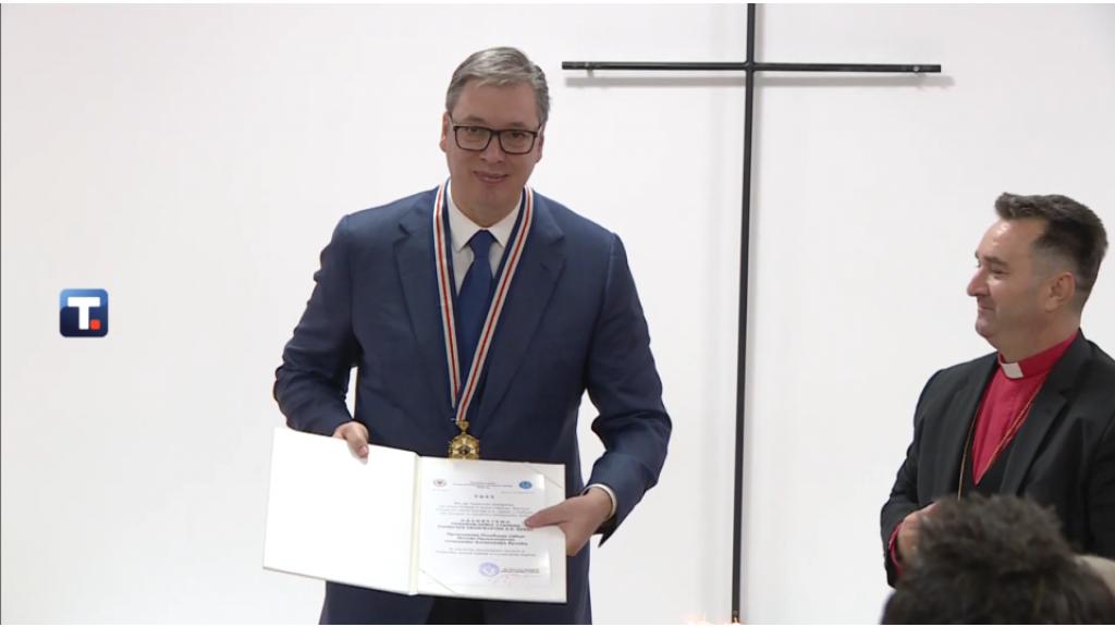 Predsednik Aleksandar Vučić primio Orden prvog stepena Slovačke Evangeličke crkve