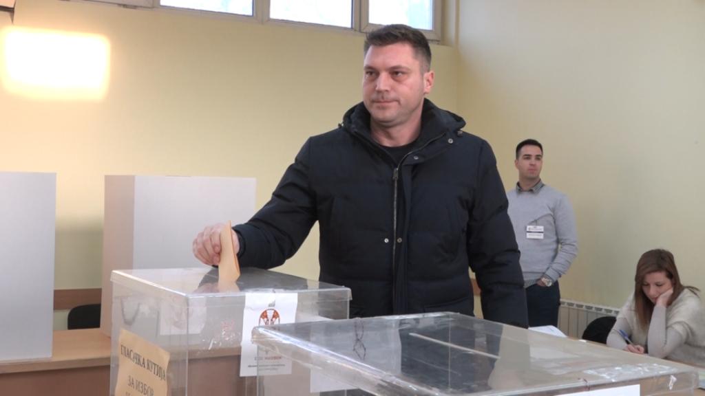 Gradonačelnik Pančeva Aleksandar Stevanović glasao je na svom biračkom mestu