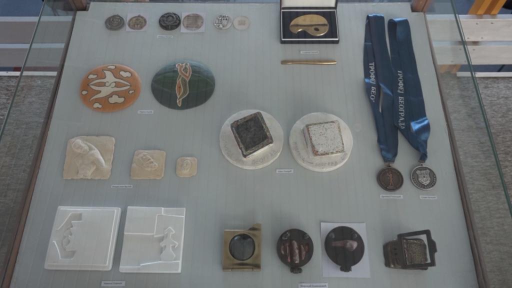 Gradska biblioteka Pančevo: prva bijenalna izložba medalja i plaketa