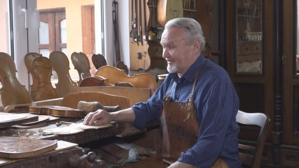 Jan Nemček: Majstor violina nagrađen zlatnom medaljom za očuvanje tradicije