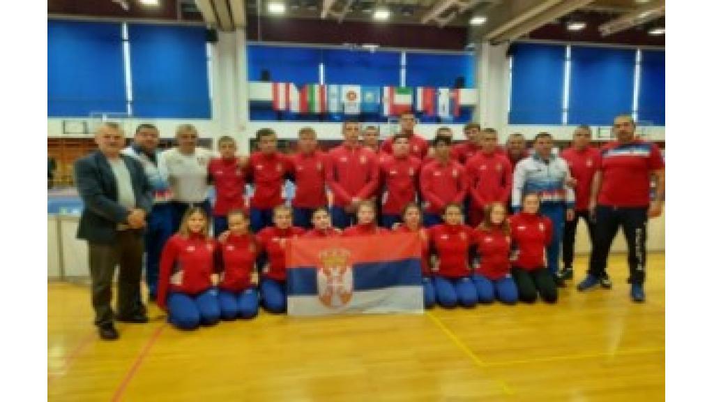 Mladi srpski rvači i rvačice osvojili 14 medalja u Zagrebu