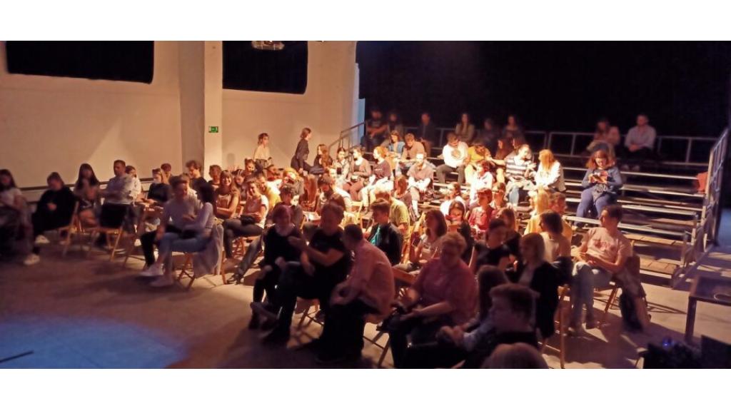 Vršačka predstava otvorila Omladinski festival „Upad“ u Novom Sadu