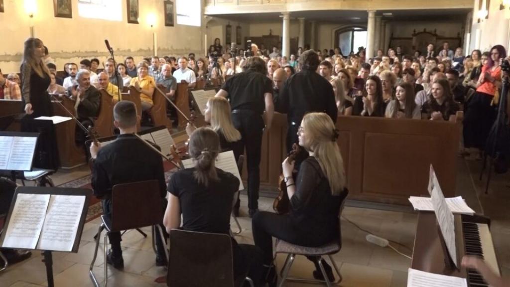 Koncertom hora i orkestra srednje muzičke škole završena nedelja proslave Dana škole „Jovan Bandur“