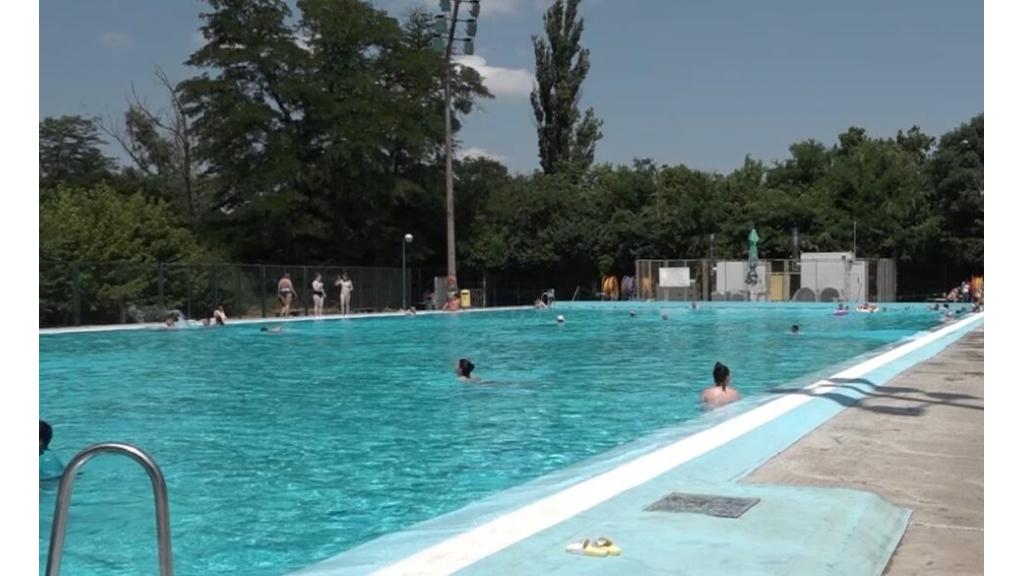 Otvoreni bazen u Pančevu  počeo da radi