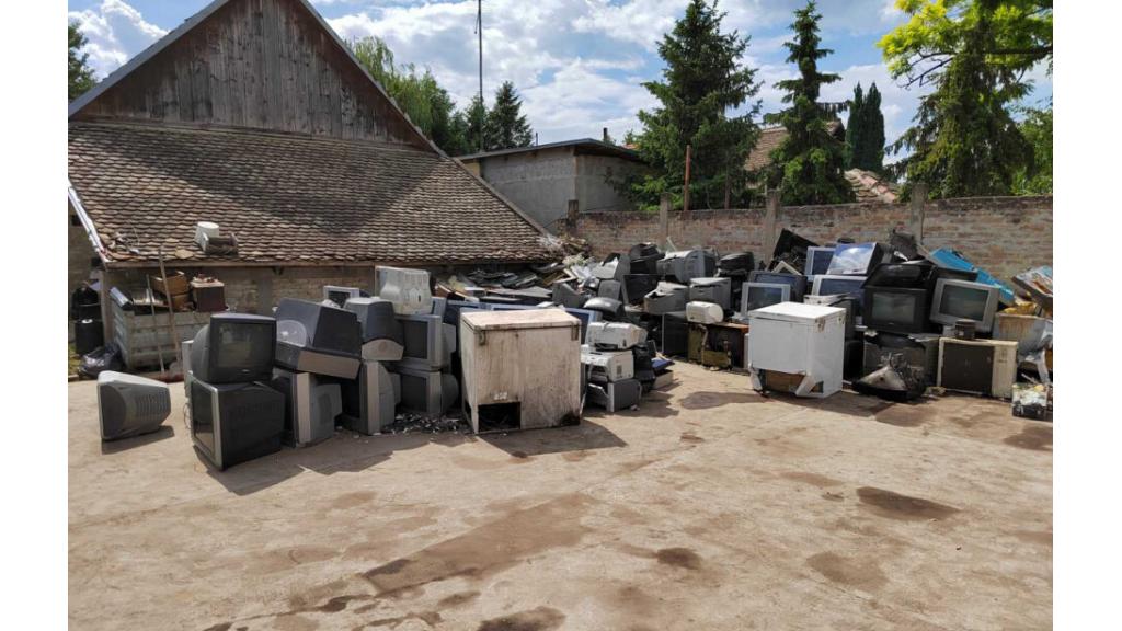 Pančevo: Policija pronašla i oduzela 9,3 tone elektronskog otpada