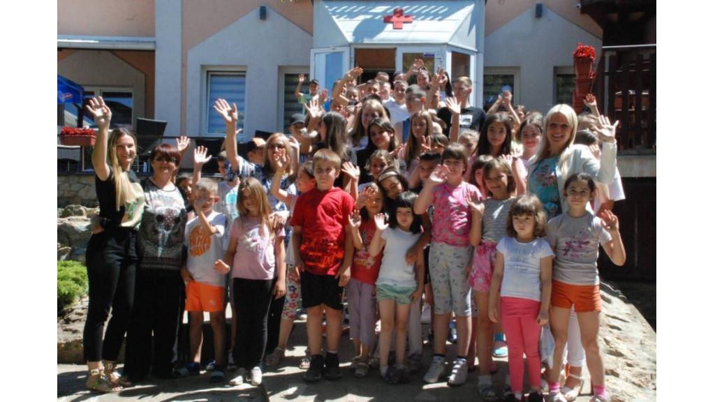 Deca sa Kosova i Metohije borave u odmaralištu Crvenog krsta Vršac