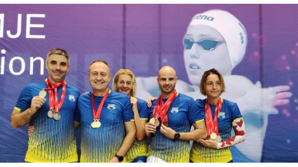Plivači „Dinama“ osvojili 15 medalja na masters prvenstvu Srbije