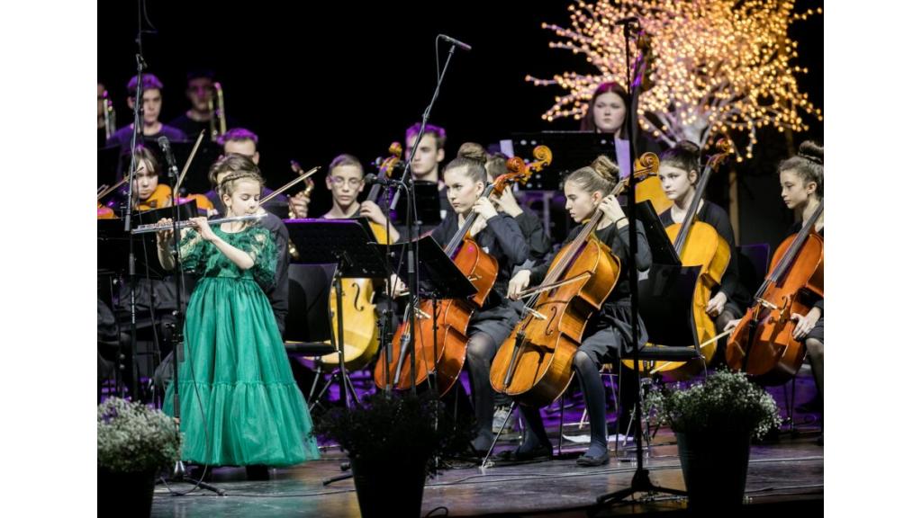 “San novogodišnje noći”, koncert Dečije filharmonije u MTS Dvorani