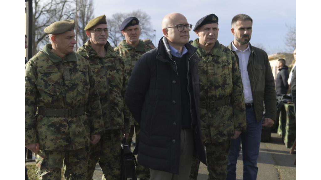 Ministar Vučević obišao pripadnike Rečne flotile