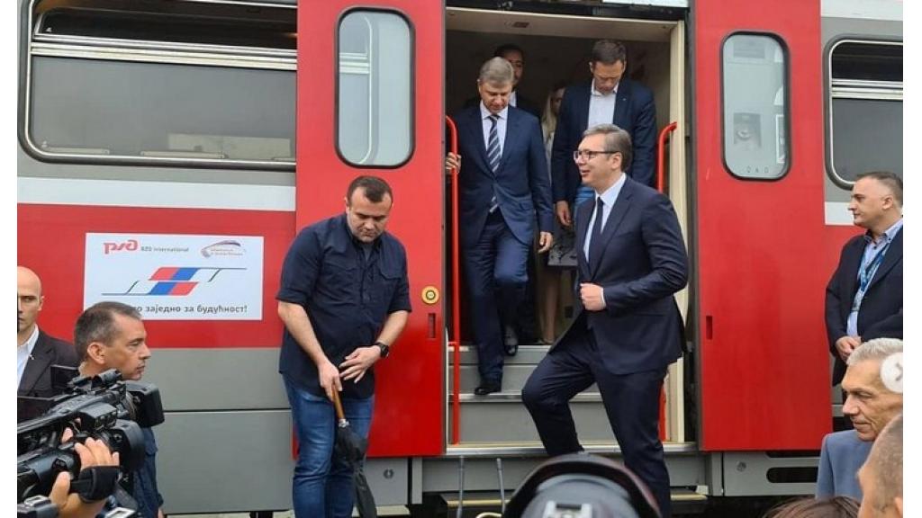 Predsednik Vučić na spajanju železničkog koloseka: Vozom do Novog Sada 200 km na sat
