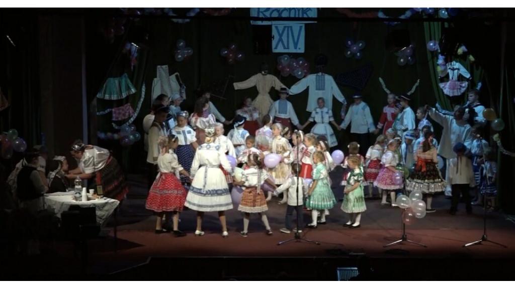 U Kovačici održana manifestacija “Dečja svadba” starih slovačkih običaja