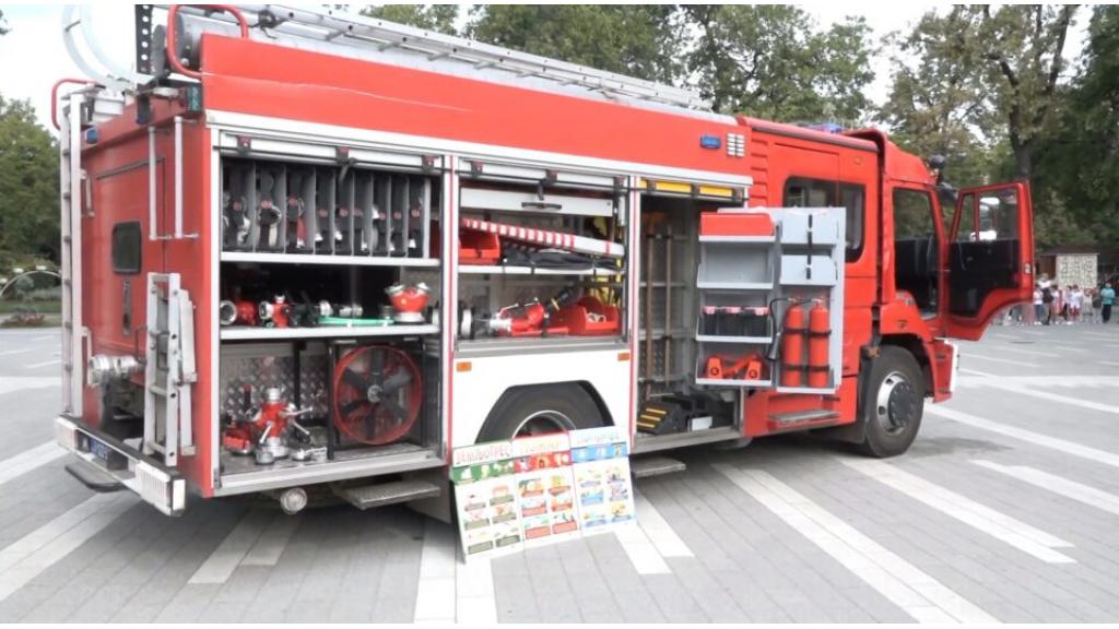 Vatrogasci predstavili svoja vozila i opremu u Pančevu
