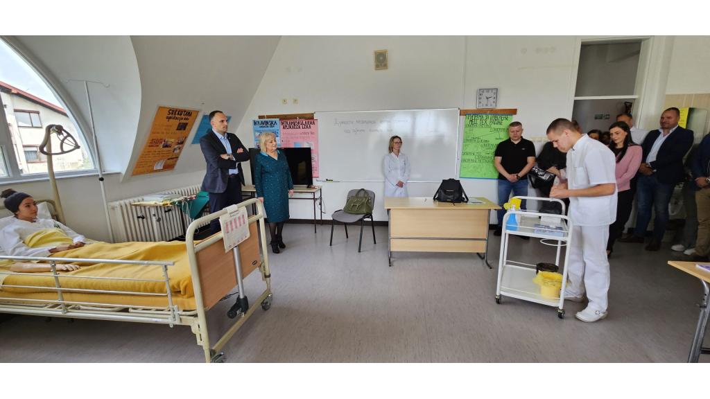 Ministarka prosvete obišla škole na teritoriji grada Zrenjanina i opštine Žitište