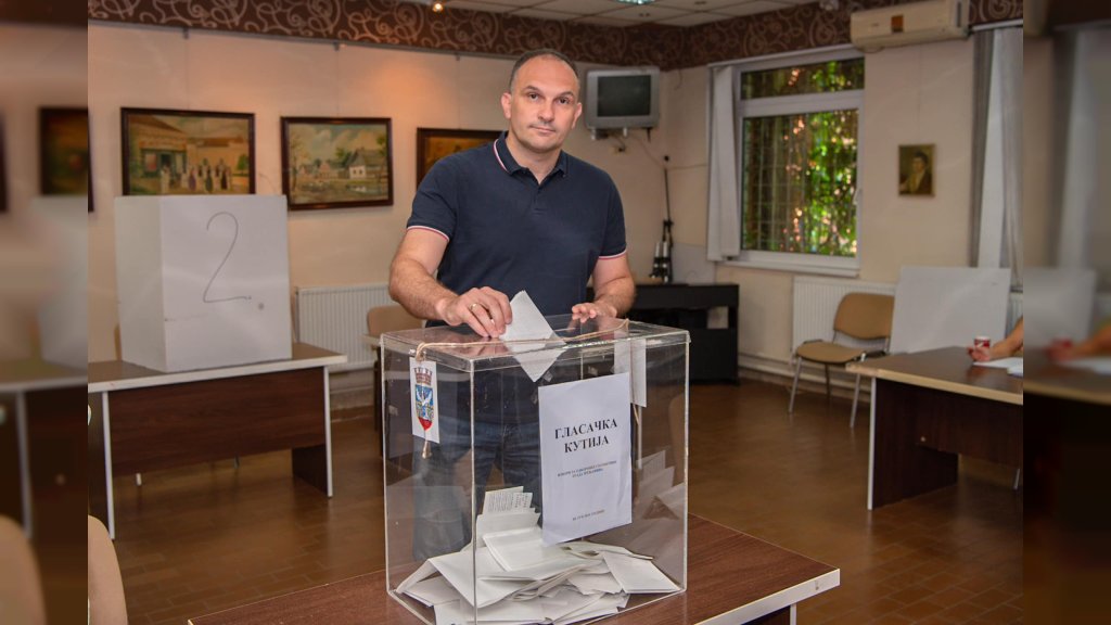 Lokalni izbori u Zrenjaninu- Gradonačelnik glasao odmah po otvaranju biračkih mesta