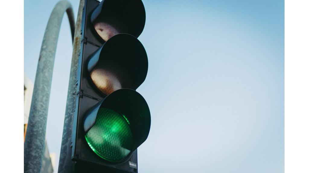 Problem zagušenja saobraćaja na raskrsnici ulica Obilićeve i Obale Sonje Marinković rešava se semaforima, potpisana još dva ugovora