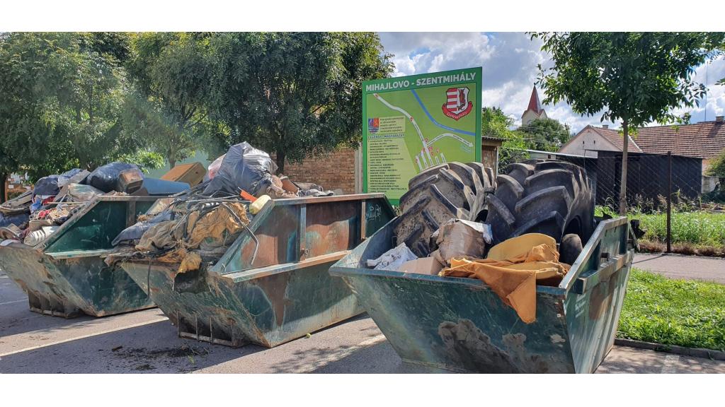 Završena jesenja akcija iznošenja kabastog otpada iz seoskih mesnih zajednica
