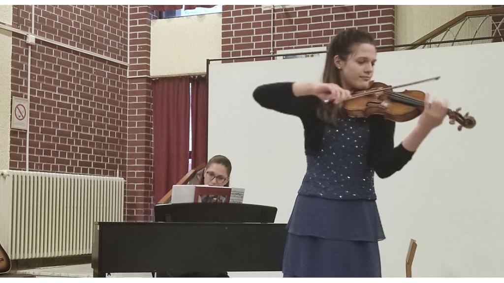 Ovacije za mladu violinistkinju i violistkinju Anđelu Josifoski 