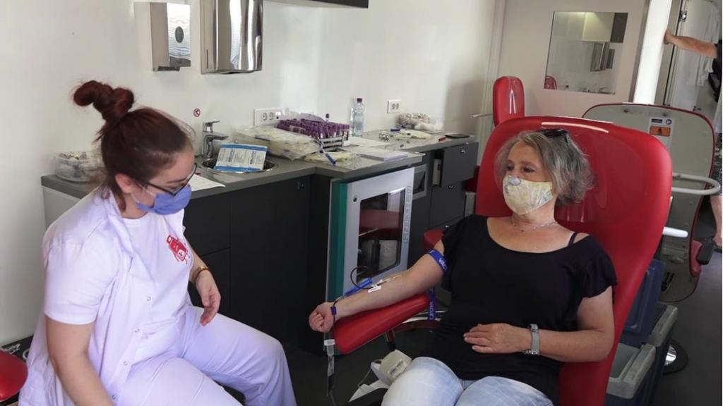 DAJ KRV POKLONI ŽIVOT: Pazovčani u akciji dobrovoljnog davanja krvi