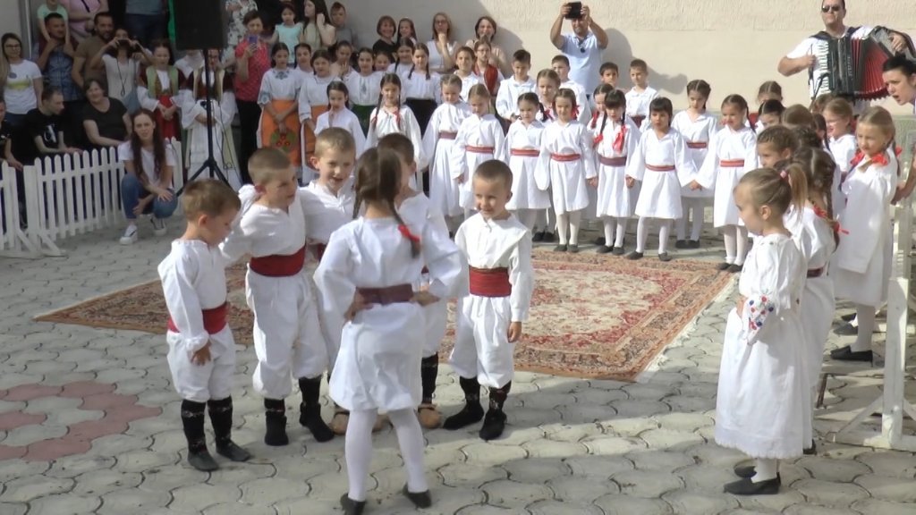 Dečiji folklorni ansambl KC Vrbas nastavlja da niže uspehe
