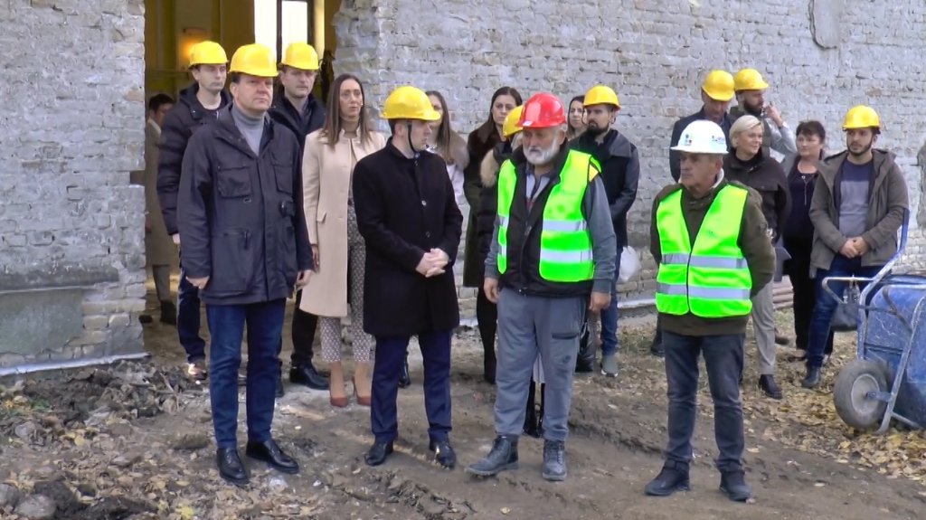 Mirović obišao radove na rekonstrukciji Doma kulture u Srbobranu