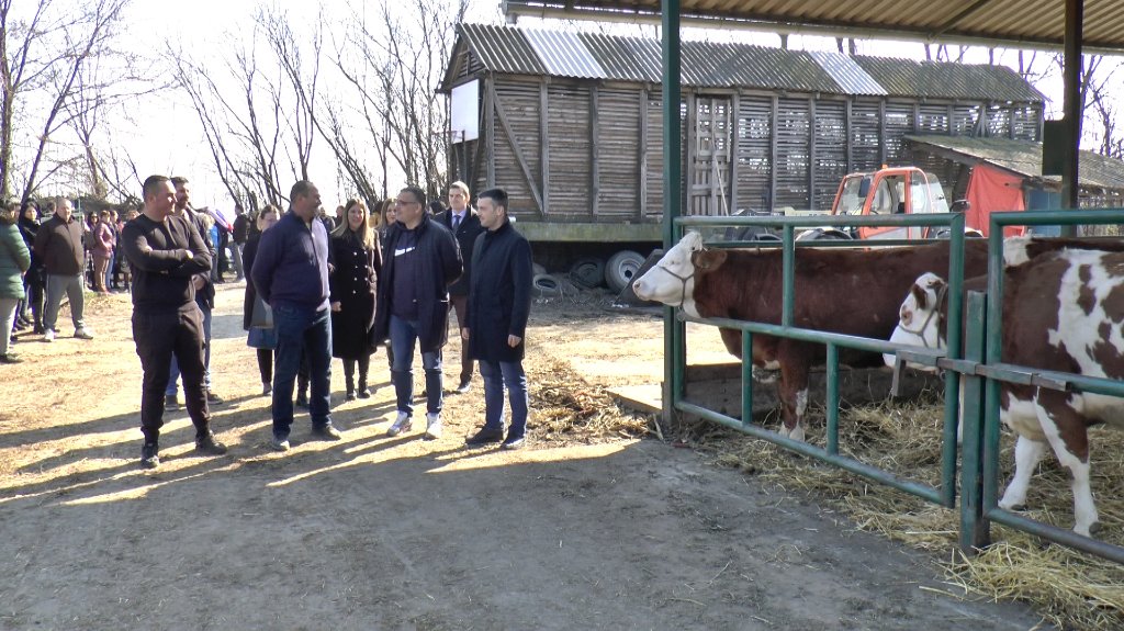 Ministar Nedimović posetio poljoprivrednike u opštini Vrbas